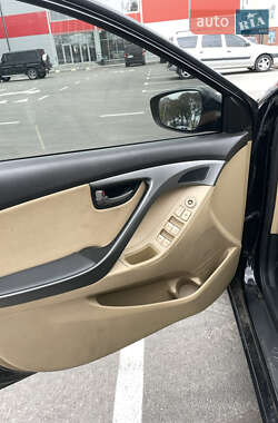 Седан Hyundai Elantra 2012 в 