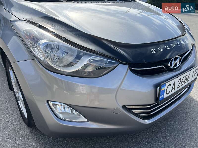 Седан Hyundai Elantra 2013 в Богуславе