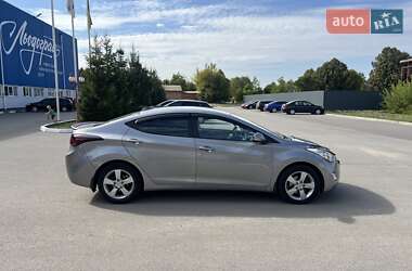 Седан Hyundai Elantra 2013 в 