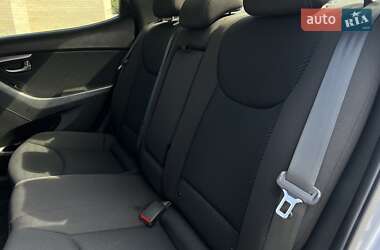 Седан Hyundai Elantra 2013 в 