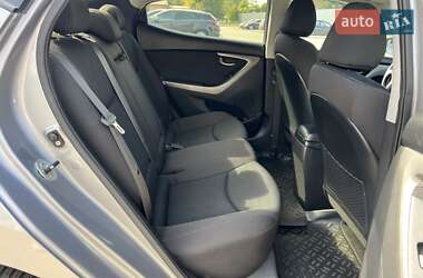 Седан Hyundai Elantra 2013 в 