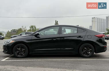 Седан Hyundai Elantra 2017 в 