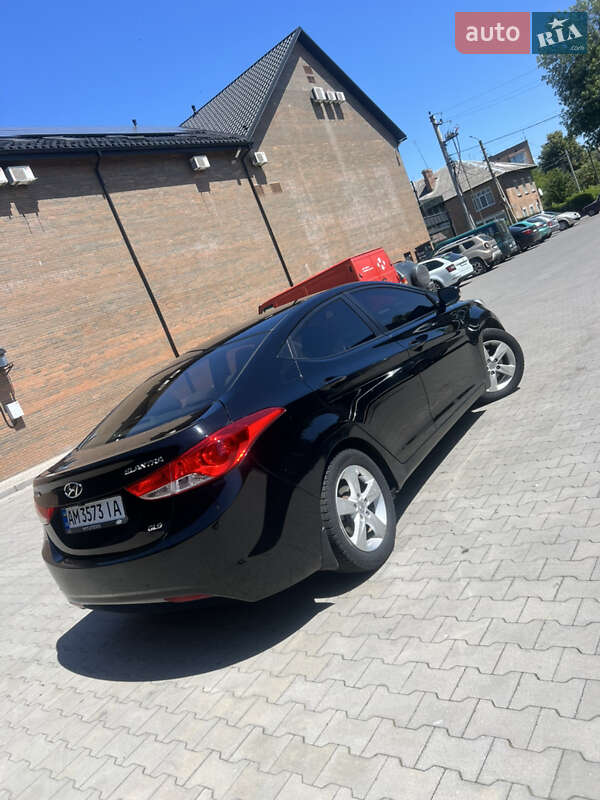 Hyundai Elantra 2012