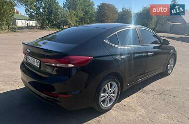 Седан Hyundai Elantra 2018 в 