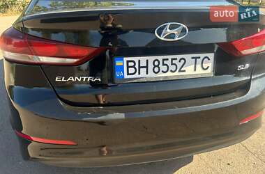 Седан Hyundai Elantra 2018 в 