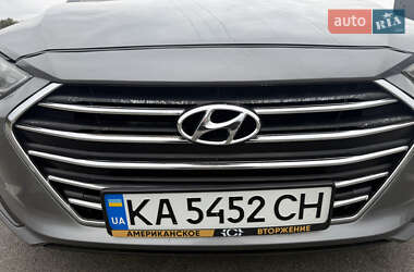 Седан Hyundai Elantra 2018 в 