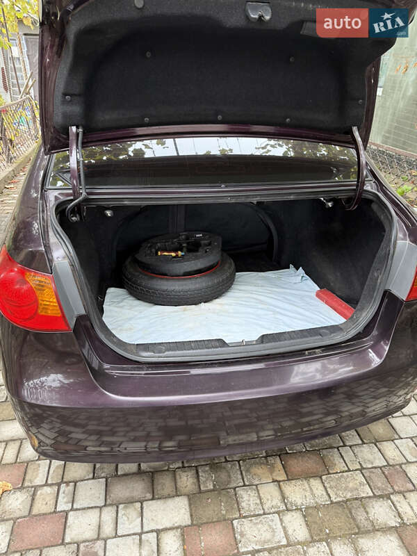 Седан Hyundai Elantra 2008 в Овидиополе