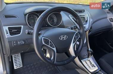 Седан Hyundai Elantra 2012 в 