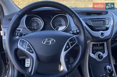 Седан Hyundai Elantra 2012 в 