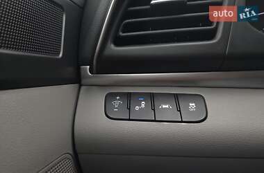 Седан Hyundai Elantra 2018 в 