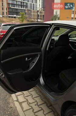 Хэтчбек Hyundai Elantra 2013 в 