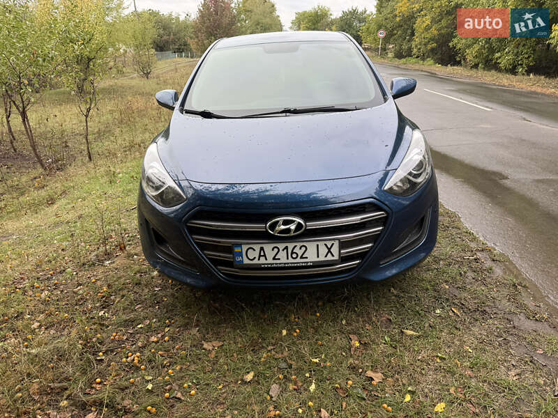 Хэтчбек Hyundai Elantra 2015 в 