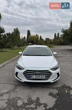 Седан Hyundai Elantra 2018 в 