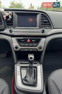 Седан Hyundai Elantra 2018 в Кременчуге