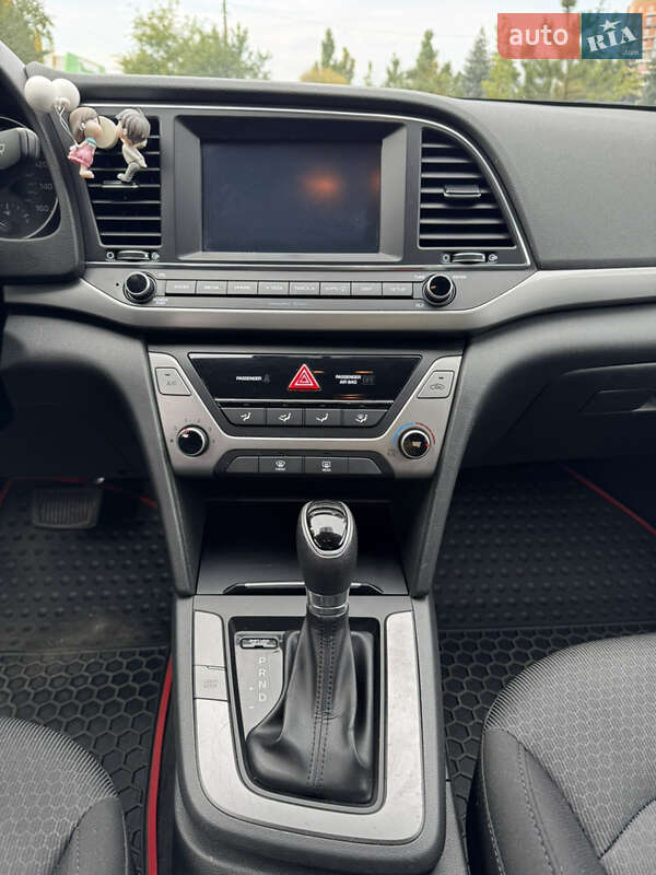 Седан Hyundai Elantra 2018 в Кременчуге