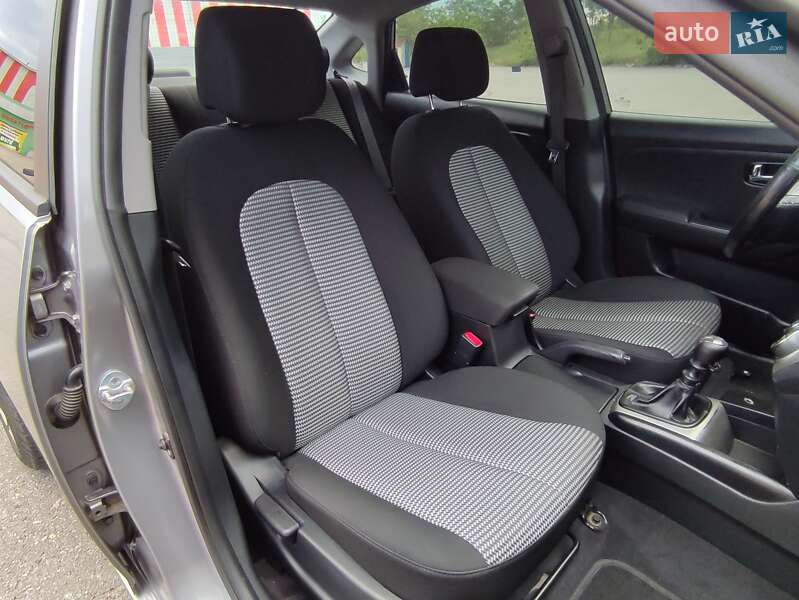 Седан Hyundai Elantra 2011 в Харькове