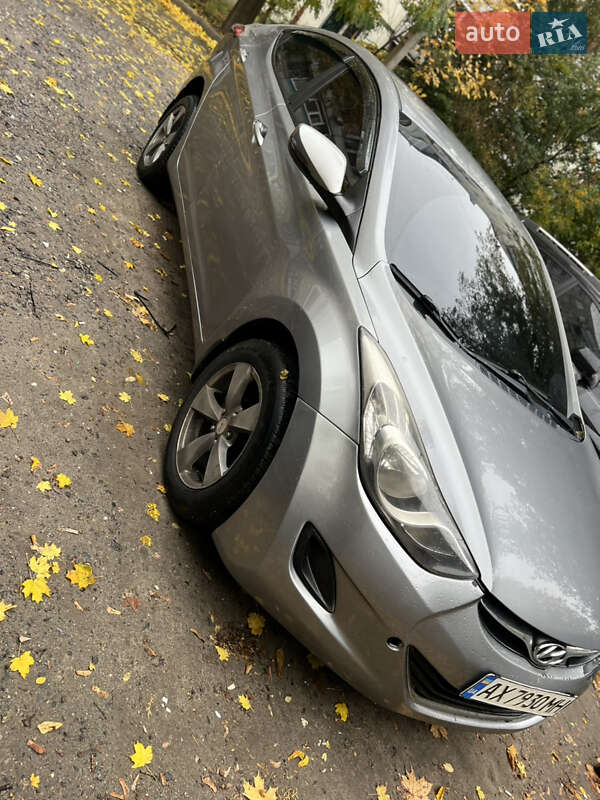 Седан Hyundai Elantra 2012 в Харькове