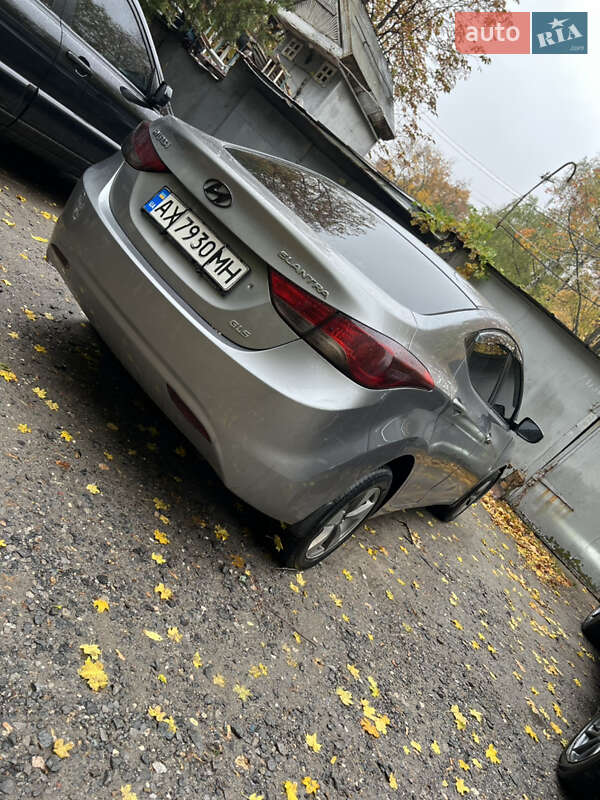 Седан Hyundai Elantra 2012 в Харькове