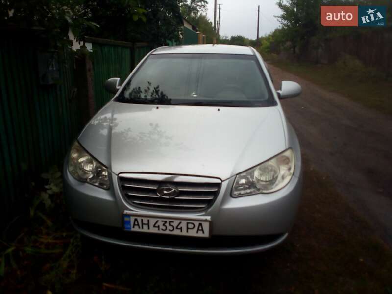 Седан Hyundai Elantra 2008 в Смеле