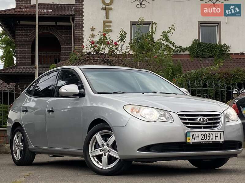 Седан Hyundai Elantra 2011 в Павлограде