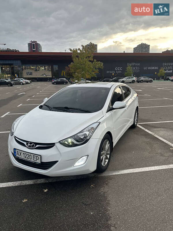 Hyundai Elantra 2011