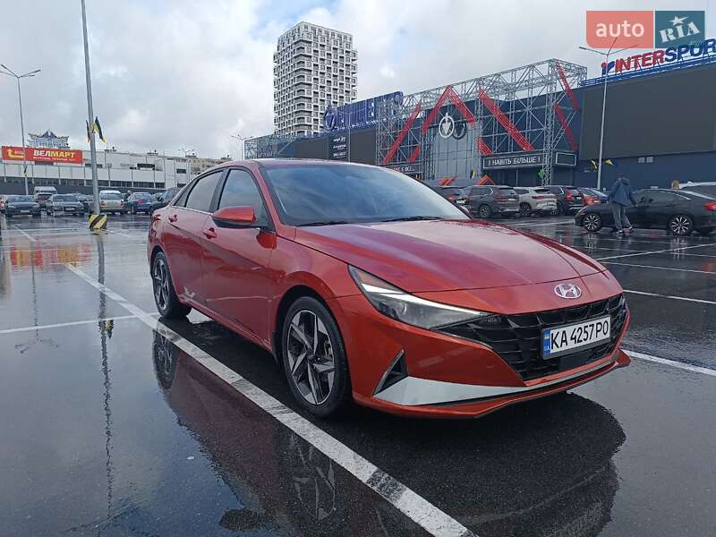 Седан Hyundai Elantra 2022 в Києві