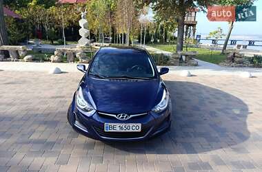 Седан Hyundai Elantra 2013 в 