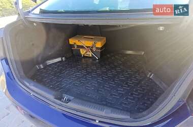 Седан Hyundai Elantra 2013 в 
