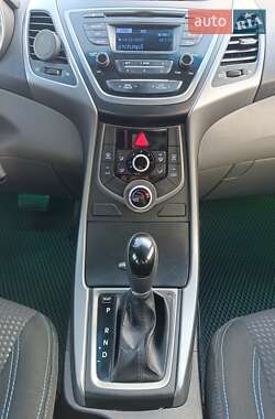 Седан Hyundai Elantra 2013 в 