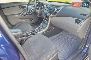 Седан Hyundai Elantra 2013 в 