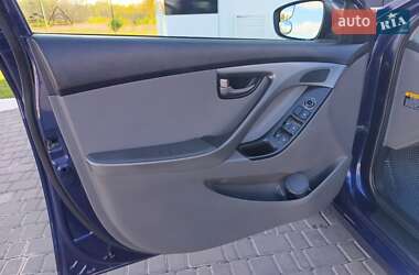 Седан Hyundai Elantra 2013 в 
