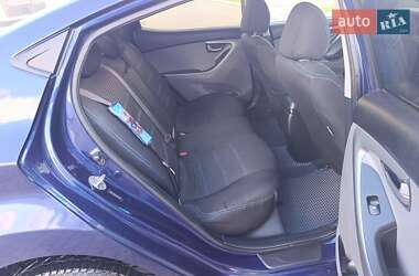 Седан Hyundai Elantra 2013 в 