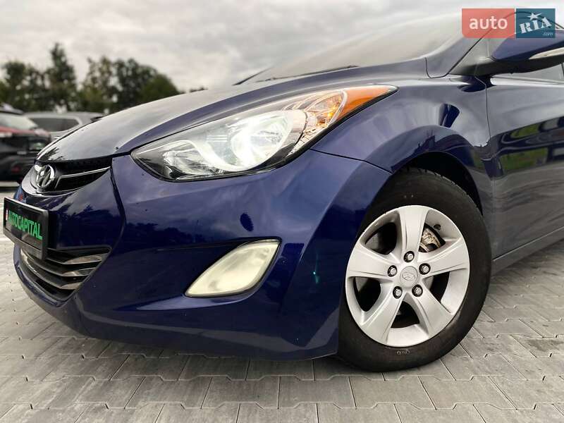 Седан Hyundai Elantra 2011 в Киеве