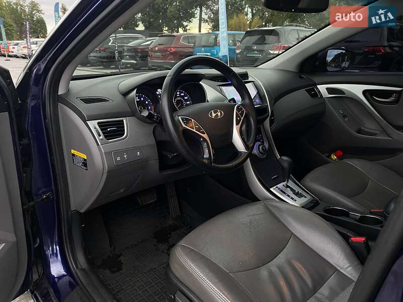 Седан Hyundai Elantra 2011 в Киеве