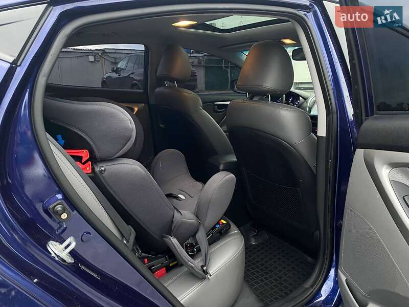 Седан Hyundai Elantra 2011 в Киеве