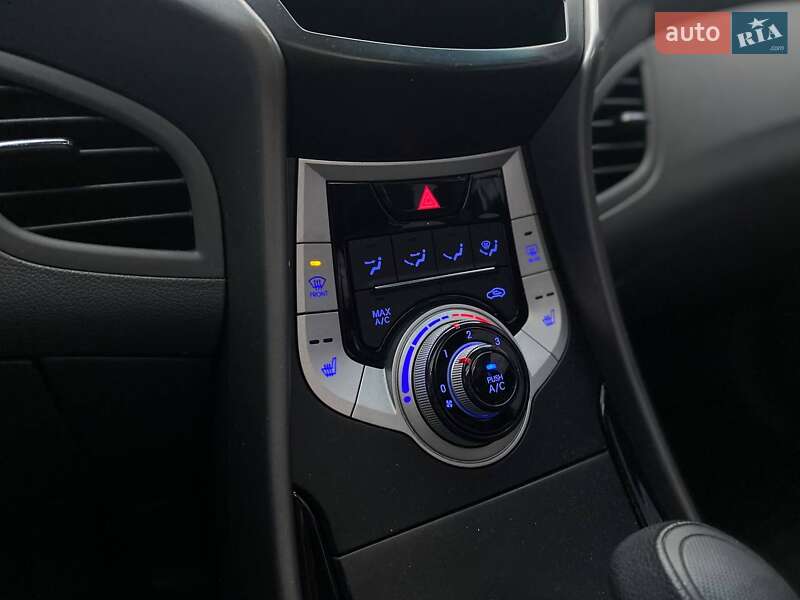 Седан Hyundai Elantra 2011 в Киеве