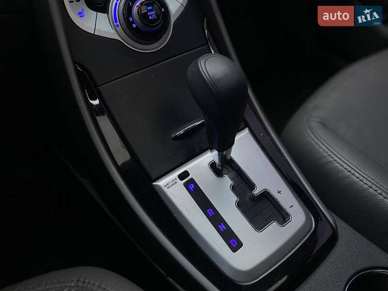 Седан Hyundai Elantra 2011 в Киеве