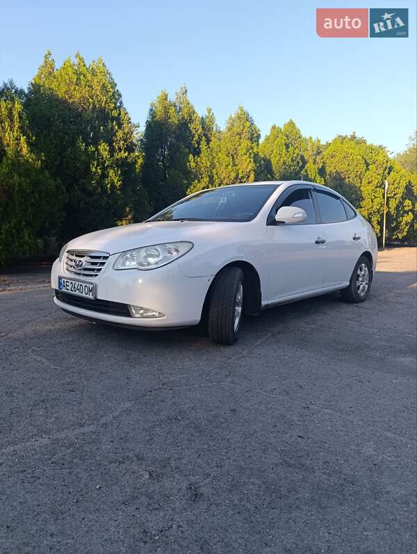 Седан Hyundai Elantra 2011 в Нікополі