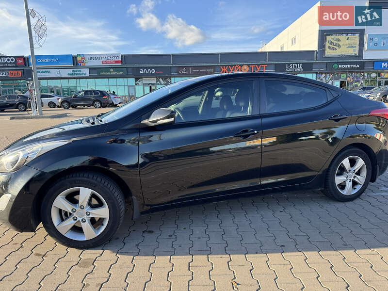 Седан Hyundai Elantra 2013 в Києві