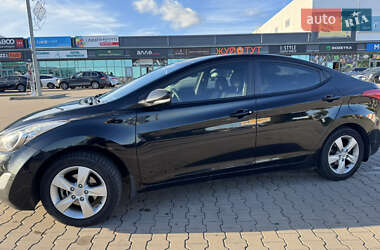 Седан Hyundai Elantra 2013 в 