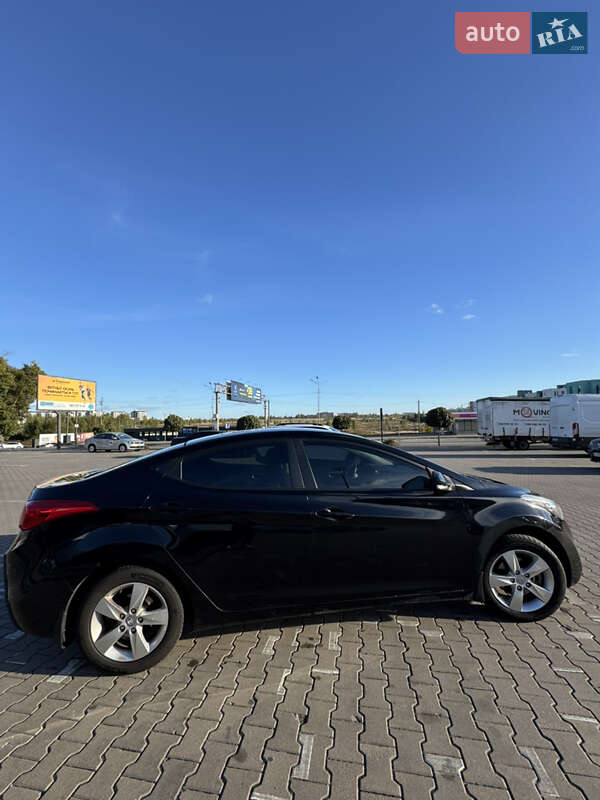 Седан Hyundai Elantra 2013 в Києві