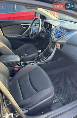 Седан Hyundai Elantra 2013 в 