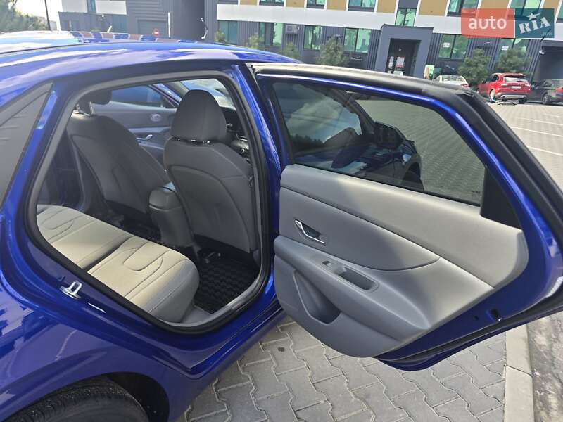Седан Hyundai Elantra 2023 в Киеве