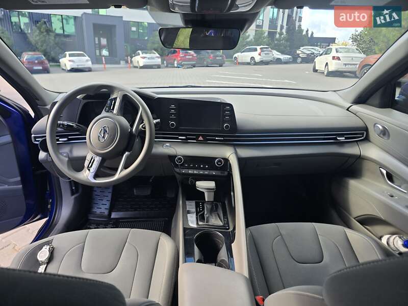 Седан Hyundai Elantra 2023 в Киеве