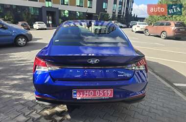 Седан Hyundai Elantra 2023 в 