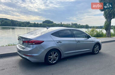 Седан Hyundai Elantra 2017 в 