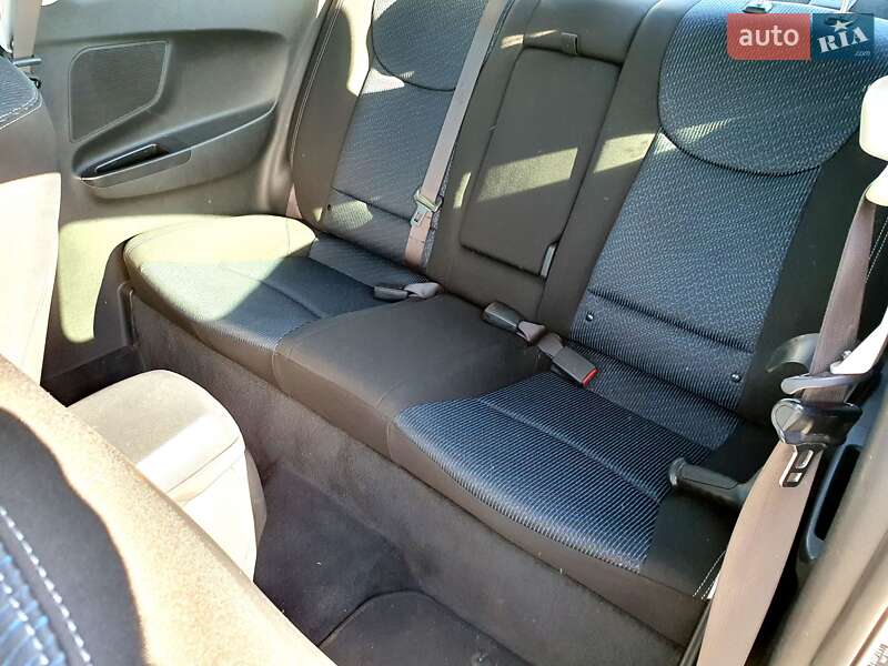 Купе Hyundai Elantra 2014 в Киеве фото 19 Купе Hyundai Elantra 2014 в Киеве