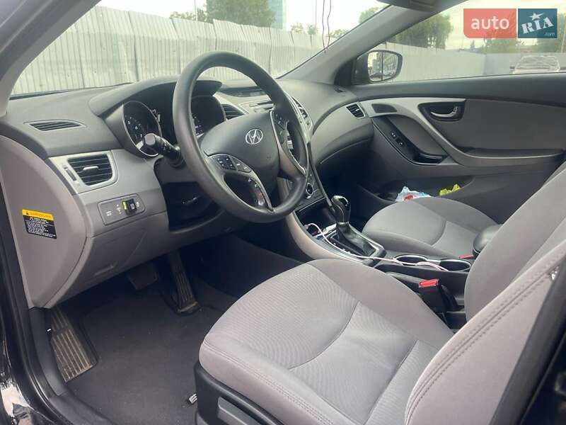 Седан Hyundai Elantra 2014 в Киеве