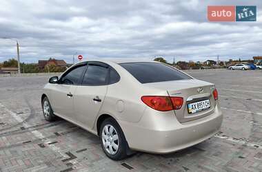 Седан Hyundai Elantra 2010 в 