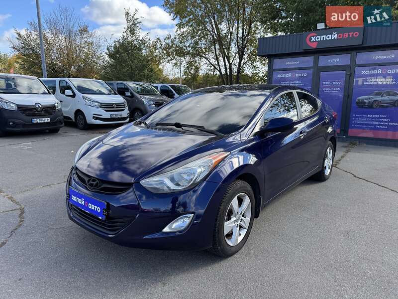 Седан Hyundai Elantra 2013 в 